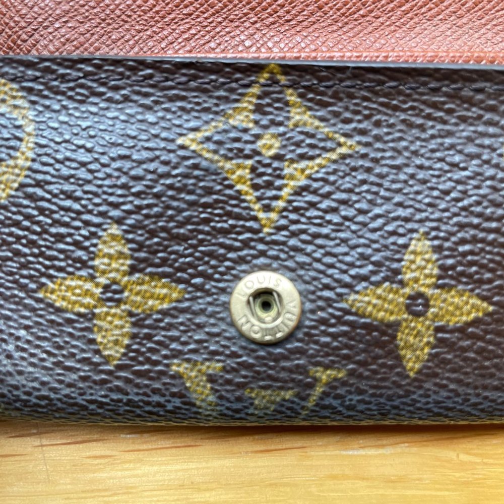 Louis Vuitton Key Keeper - image 5